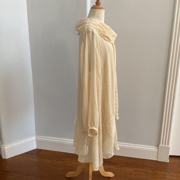 Soft Surroundings Cream Neapolitan Layered Chiffon Tunic Size 1X - Picture 2 of 9
